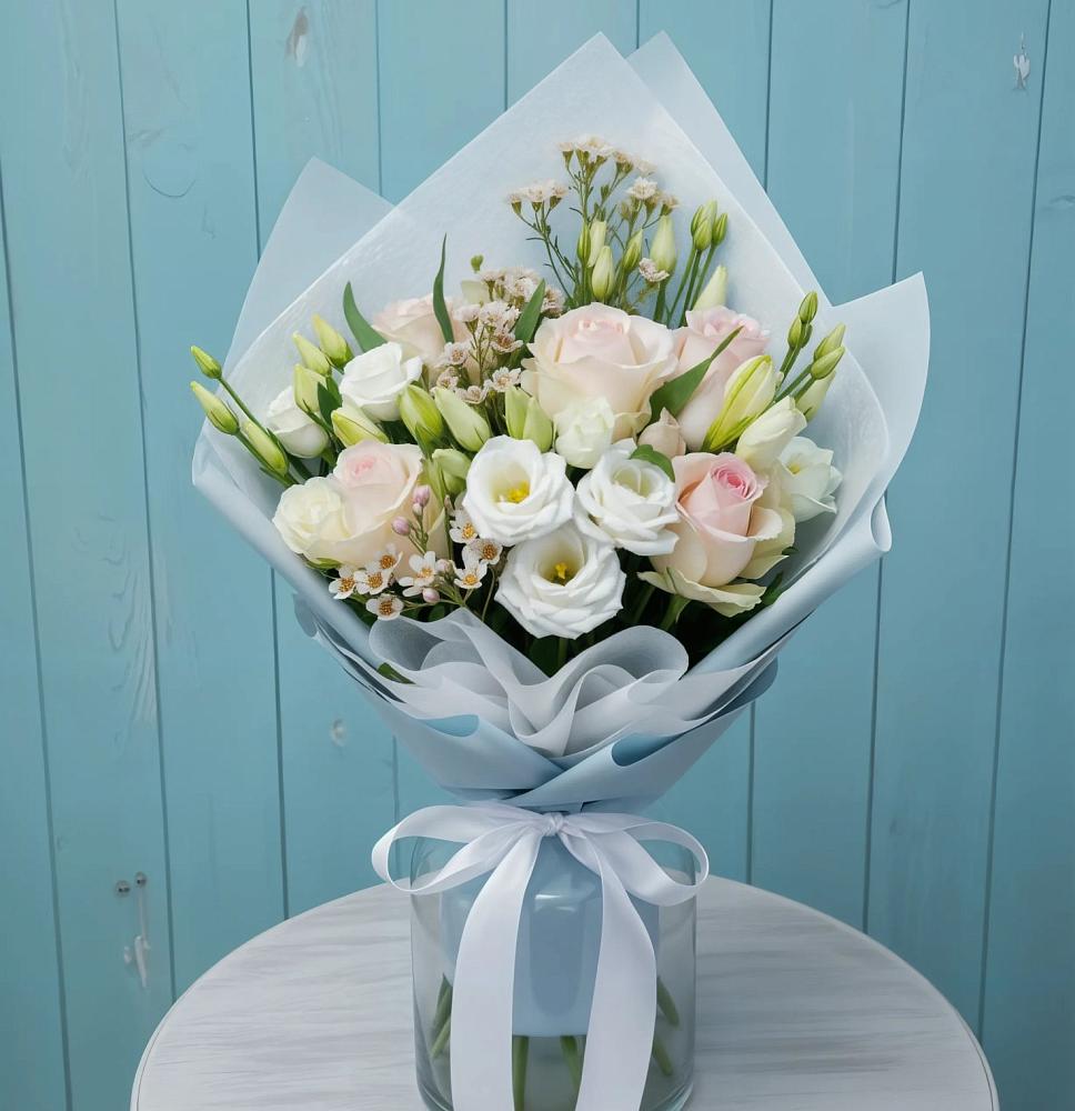 Букет цветов из: Розы и Лизиантусы в Лесные Поляны