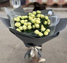 Букет Белые кустовые розы Солинеро в Лесные Поляны