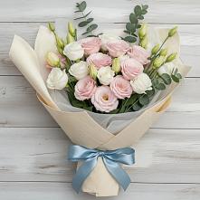Букет цветов из:  Лизиантусы в Лесные Поляны