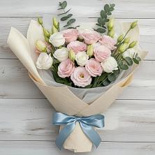 Букет цветов из:  Лизиантусы в Лесные Поляны