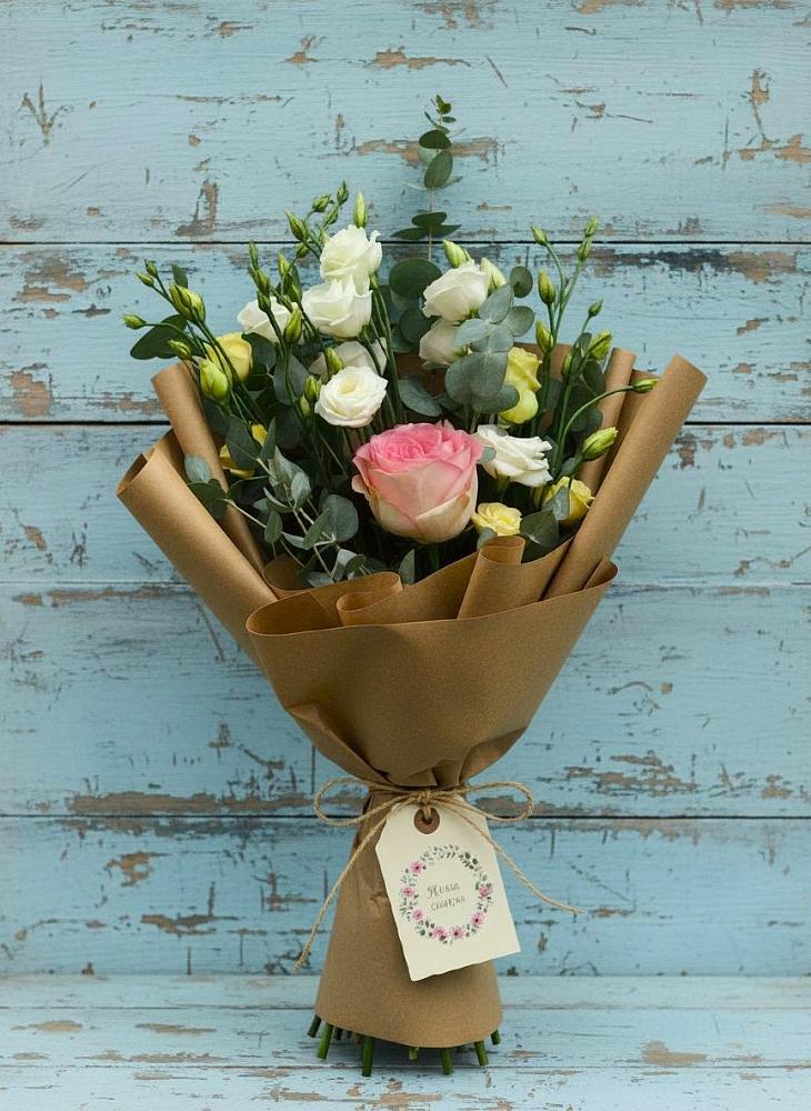 Букет цветов из: Розы и Лизиантусы в Лесные Поляны