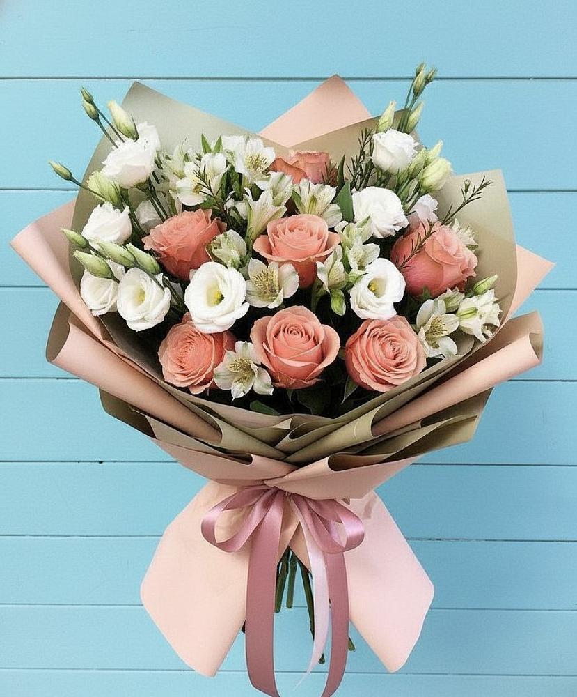 Букет цветов из: Розы, Альстромерии и Лизиантусы в Лесные Поляны