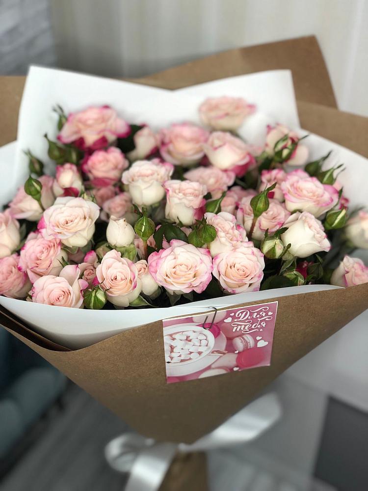 Букет цветов из: Розы в Лесные Поляны