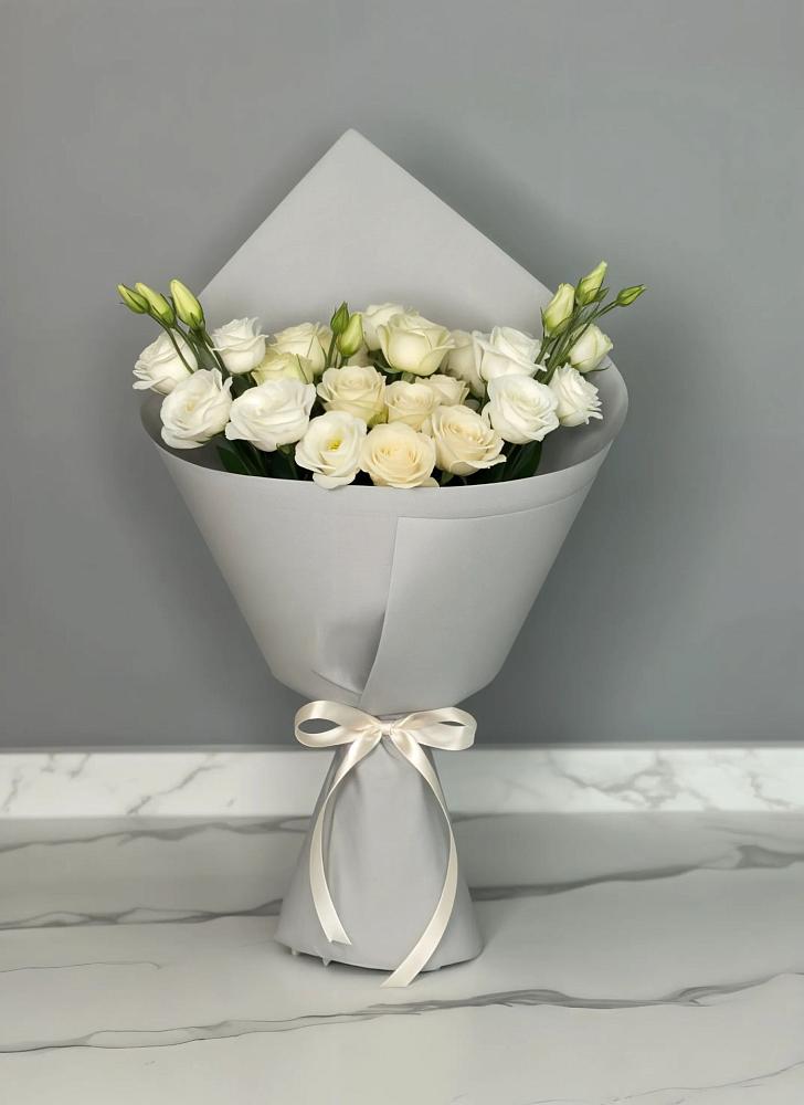 Букет цветов из: Розы и Лизиантусы в Лесные Поляны