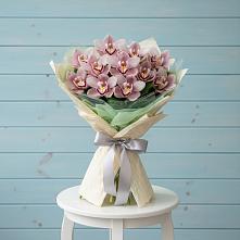 Букет цветов из:  Орхидеи и Розы #REPLACE_PRED# Лесные Поляны