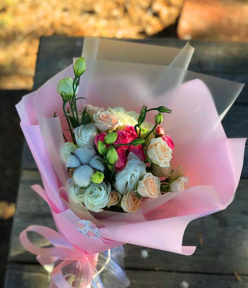 Букет цветов из: Розы и Лизиантусы в Лесные Поляны