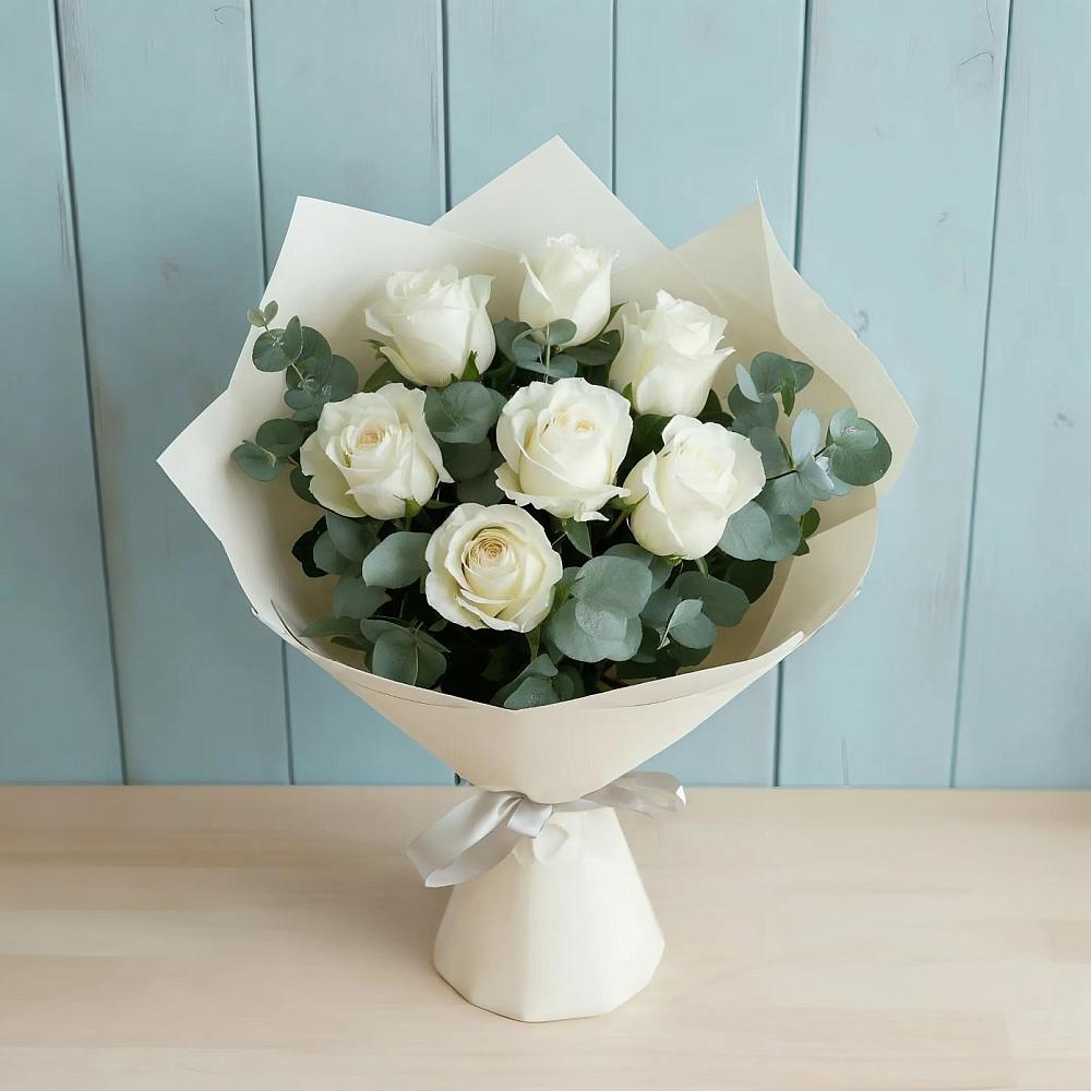 Букет Белые розы в Эвкалипте в Лесные Поляны