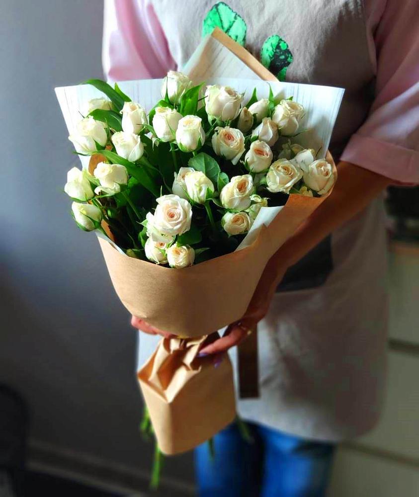 Букет цветов из: Розы в Лесные Поляны