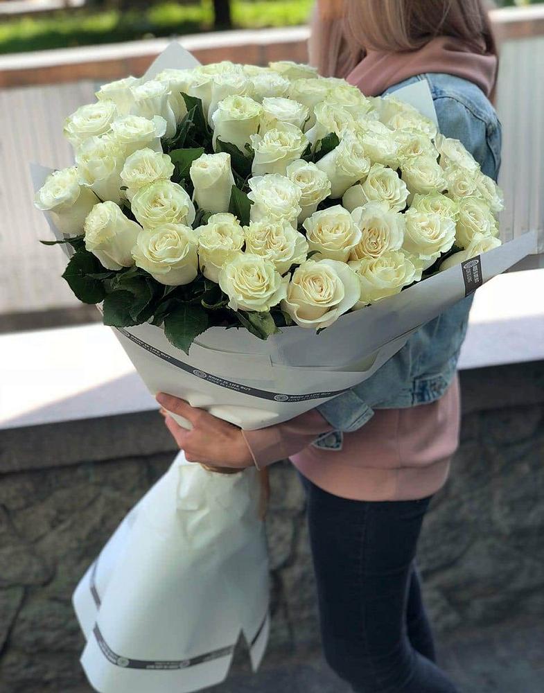 Букет 35 Белых роз в Лесные Поляны