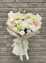Букет цветов из:  Гвоздики, Розы, Лизиантусы и Хризантемы в Лесные Поляны
