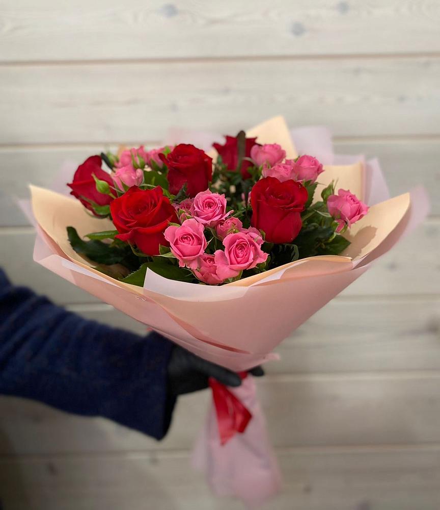 Букет цветов из: Розы в Лесные Поляны