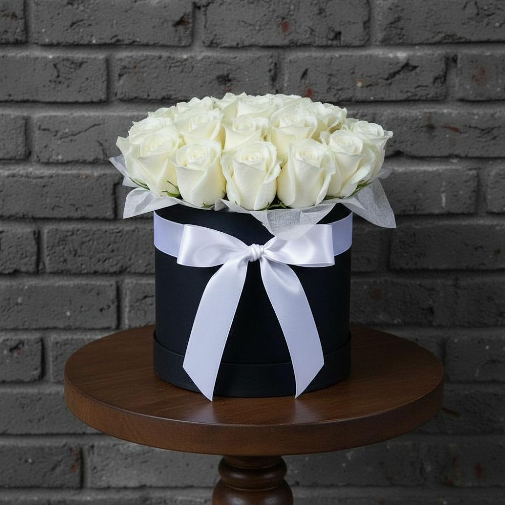 Цветочная композиция из Розы в шляпной коробке в Лесные Поляны