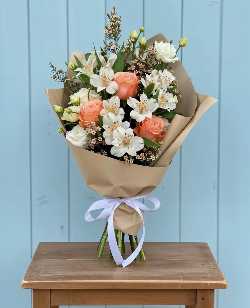 Букет цветов из: Альстромерии, Лизиантусы, Розы и Хризантемы в Лесные Поляны