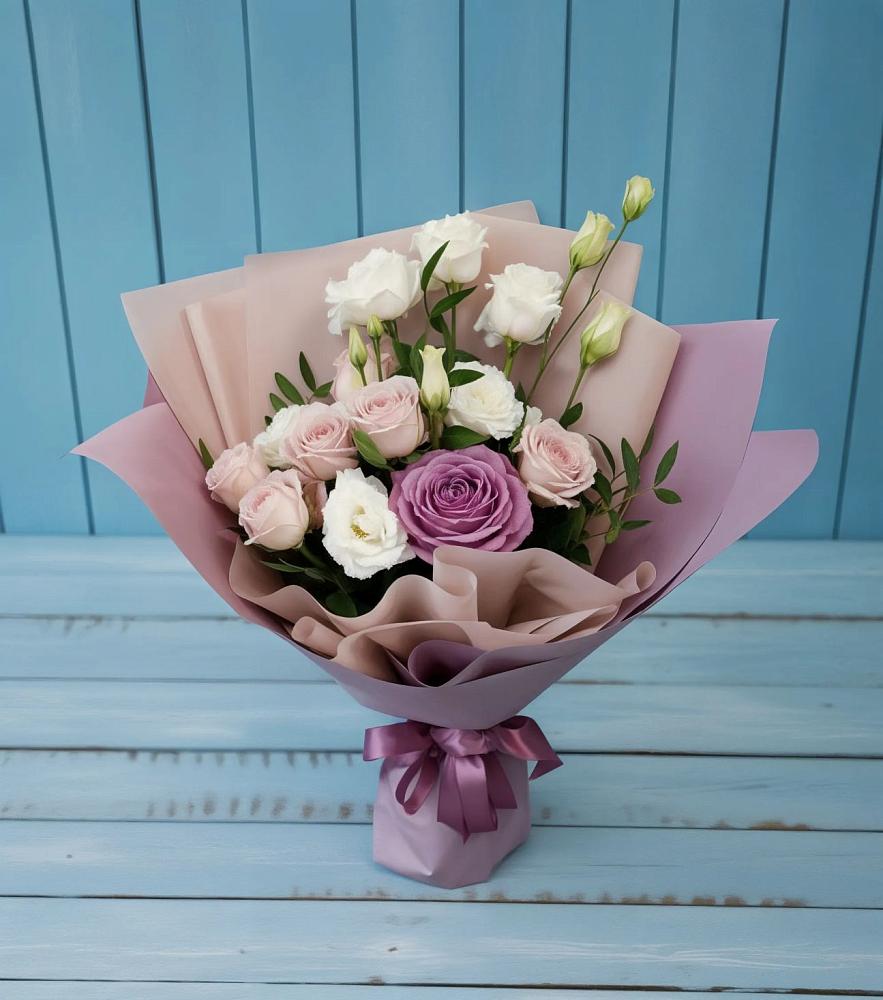 Букет цветов из: Розы и Лизиантусы в Лесные Поляны